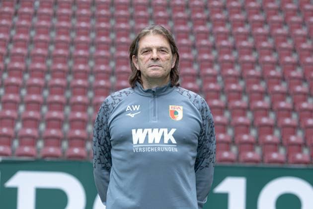 Dr. Andreas Weigel Team doctor FC Augsburg 1 BL, portrait appointment 2024 2025
