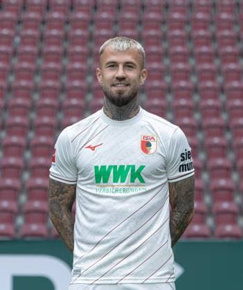 Niklas Dorsch FC Augsburg 1 BL, portrait date 2024 2025