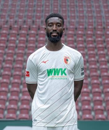 Patric Pfeiffer FC Augsburg 1 BL, portrait date 2024 2025