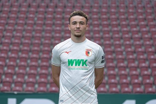 Ruben Vargas FC Augsburg 1 BL, portrait date 2024 2025