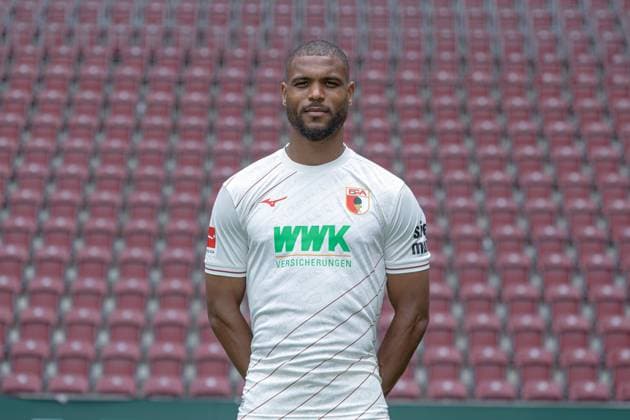 Steve Mounie FC Augsburg 1 BL, portrait date 2024 2025