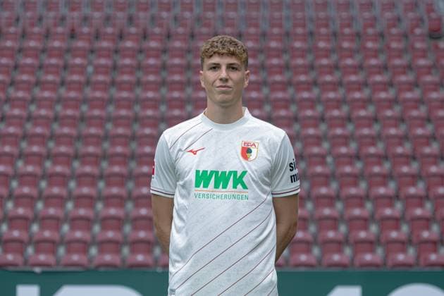 Arne Engels FC Augsburg 1 BL, portrait date 2024 2025