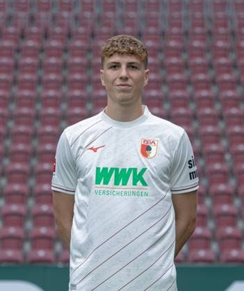 Arne Engels FC Augsburg 1 BL, portrait date 2024 2025