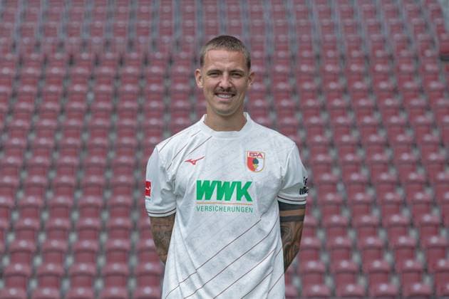 Phillip Tietz FC Augsburg 1 BL, portrait date 2024 2025