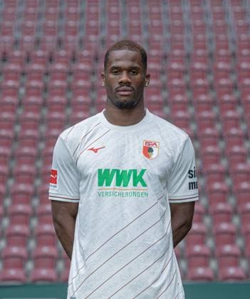 Samuel Essende FC Augsburg 1 BL, portrait date 2024 2025