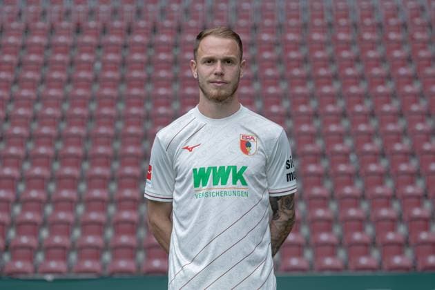 Irvine Cardona FC Augsburg 1 BL, portrait date 2024 2025