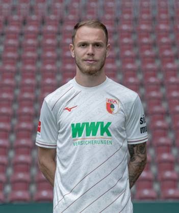 Irvine Cardona FC Augsburg 1 BL, portrait date 2024 2025