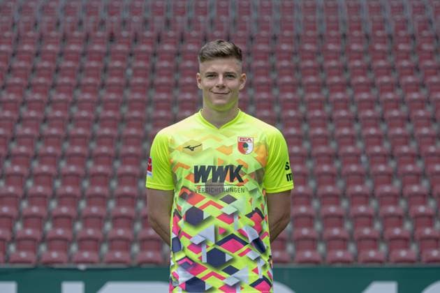 Finn Dahmen FC Augsburg 1 BL, portrait date 2024 2025
