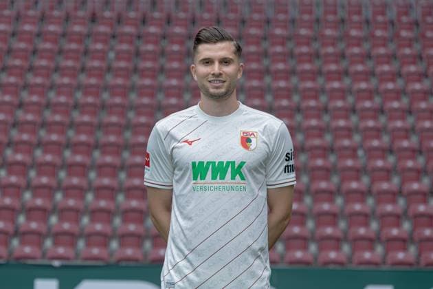 Elvis Rexhbecaj FC Augsburg 1 BL, portrait date 2024 2025