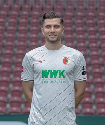 Elvis Rexhbecaj FC Augsburg 1 BL, portrait date 2024 2025