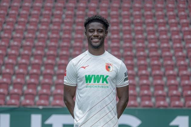 Nathanael Mbuku FC Augsburg 1 BL, portrait date 2024 2025