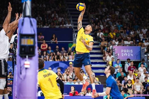 Brazil x Egypt men&amp; 39;s indoor volleyball PARIS, IF - 02.08.2024: BRAZIL X EGYPT MEN& 39;S INDOOR VOLLEYBALL - Volleyball - Paris 2024 Olympics - Brazil In the photo, Darlan (28) in attack (Photo: Luca Castro Fotoarena) x2585221x  LucaxCastro