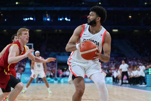 JEUX OLYMPIQUES PARIS 2024 CANADA VS ESPAGNE PHOTOPQR VOIX DU NORD Alexis Christiaen ; 02 08 2024 ; JO 2024 - Basket ball - Hommes - CANADA VS ESPAGNE The Paris 2024 Summer Olympic Games, Olympische Spiele, Olympia, OS (Jul 26-Aug 11, 2024). nord France  Copyright: xPHOTOPQR VOIXxDUxNORD MAXPPPxAlexisxChristiaenx 20240802VDN3742 20240802VDN3797