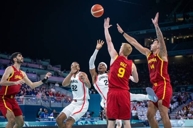 Olympic Games Paris 2024 Basketball Lille 02 08 2024 Preliminary round Men Men Canada CAN Spain ESP Shai Gilgeous Alexander Canada, No 02 Alberto DIAZ Spain, No 09 Willy Hernangomez Spain, No 14