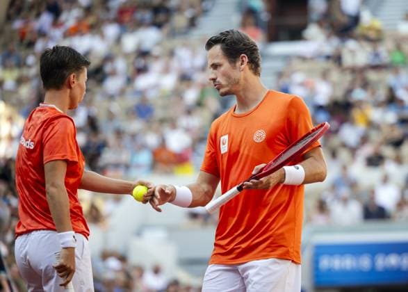 PARIS - Tennis players Wesley Koolhof and Demi Schuurs in action against Canada during the mixed doubles match for the bronze medal at the Olympic Games, Olympische Spiele, Olympia, OS ANP IRIS VAN DEN BROEK xVIxANPxSportx xxANPxIVx 504933453 originalFilename: 504933453.jpg