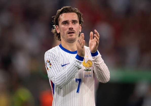 Spain v France: Semi-Final - UEFA EURO, EM, Europameisterschaft,Fussball 2024 MUNICH, GERMANY - JULY 9: Antoine Griezmann of France applauds the fans after the UEFA EURO 2024 semi-final match between Spain v France at Munich Football Arena on July 9, 2024 in Munich, Germany. Munich Munich Football Arena Bavaria Germany Copyright: xVisionhausx 776079125