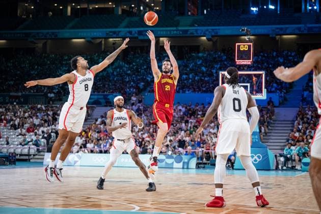 Olympic Games Paris 2024 Basketball Lille 02 08 2024 Preliminary round Men Men Canada CAN Spain ESP Alex Abrines Spain, No 21