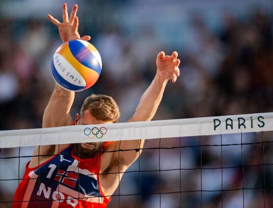 240802 Anders Mol of Norway in men s preliminary round beach volleyball match between Norway and Netherlands during day 7 of the Paris 2024 Olympic Games on August 2, 2024 in Paris Photo Jon Olav Nesvold BILDBYRAN COP 217 JE0093 beachvolleyboll beach volleyball sandvolleyball paris 2024 olympics day 7 norway netherlands bbeng  Copyright: JONxOLAVxNESVOLD BB240802JE161