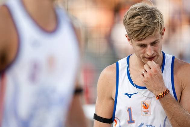 240802 Steven van de Velde of Netherlands in men s preliminary round beach volleyball match between Norway and Netherlands during day 7 of the Paris 2024 Olympic Games on August 2, 2024 in Paris Photo Jon Olav Nesvold BILDBYRAN COP 217 JE0093 beachvolleyboll beach volleyball sandvolleyball paris 2024 olympics day 7 norway netherlands bbeng  Copyright: JONxOLAVxNESVOLD BB240802JE181
