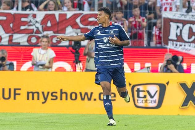 2 Fußball Bundesliga 1 FC Köln Hamburger SV, 02 08 2024 Ransford Königsdörffer Hamburger SV, 11 cheers after his goal 2 Fussball Bundesliga, 1 FC Köln Hamburger SV, 1 Spieltag, am 02 08 2024, RheinEnergie Stadion, Köln DFL regulations prohibit any use of photographs as image sequences and or quasi video Copyright: xBEAUTIFULxSPORTS Meuselx