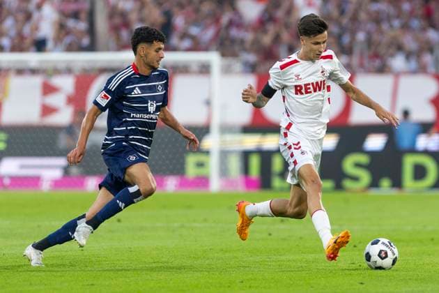 2 Soccer Bundesliga 1 FC Köln Hamburger SV, 02 08 2024 Denis Huseinbasic 1 FC Köln, 8 , Daniel Elfadli Hamburger SV, 8 2 Soccer Bundesliga, 1 FC Köln Hamburger SV, 1 Spieltag, am 02 08 2024, RheinEnergie Stadion, Köln DFL regulations prohibit any use of photographs as image sequences and or quasi video Copyright: xBEAUTIFULxSPORTS Meuselx