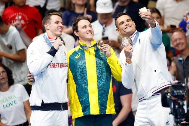 Sport Themen der Woche KW31 Benjamin Proud (Great Britain) wins the silver medial, Cameron McEvoy (Australia) wins the gold medal and Florent Manaudou (France) wins the bronze medal during the Men s 50m Freestyle Final Paris 2024 Olympic Games, Olympische Spiele, Olympia, OS Day Seven, Paris, France - 02 Aug 2024  Copyright: xManuelxReino Shutterstockx 14614981el