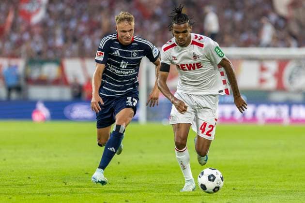 2 Bundesliga 1 FC Köln Hamburger SV, 02 08 2024 Damion Downs 1 FC Köln, 42 , Adam Karabec Hamburger SV, 17 2 Bundesliga, 1 FC Köln Hamburger SV, 1 Spieltag, am 02 08 2024, RheinEnergie Stadion, Köln DFL regulations prohibit any use of photographs as image sequences and or quasi video Copyright: xBEAUTIFULxSPORTS Meuselx