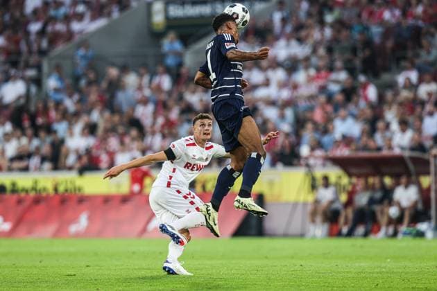 Sport, Football, 2 Bundesliga Season 2024 2025 1 Matchday 1 FC Köln Hamburger SV 02 08 2024, RheinEnergieSTADION Eric Martel 1 FC Köln, 6 Ransford Königsdörffer Hamburger SV, 11 Köln RheinEnergieSTADION Nordrhein Westfahlen Germany