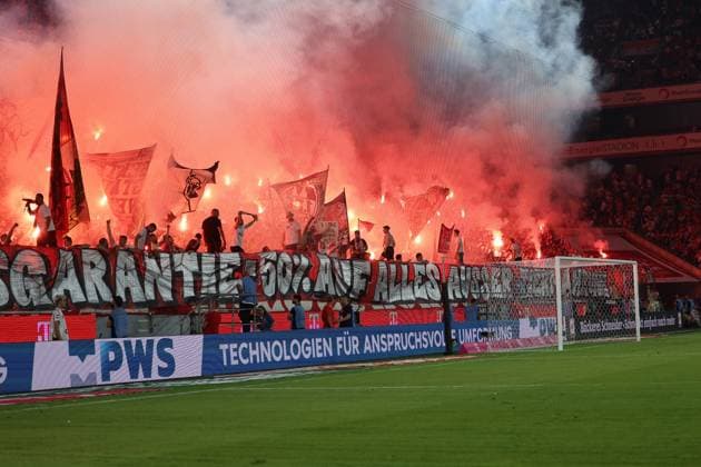 GER, 2 FBL 1 FC Koeln vs Hamburger SV 02 08 2024, Rheinenergie Stadion, Koeln, GER, 2 FBL 1 FC Koeln vs Hamburger SV, in the picture pyrotechnics in the Koeln block with chorus nordphotoxGmbHx xMeuter nph00351