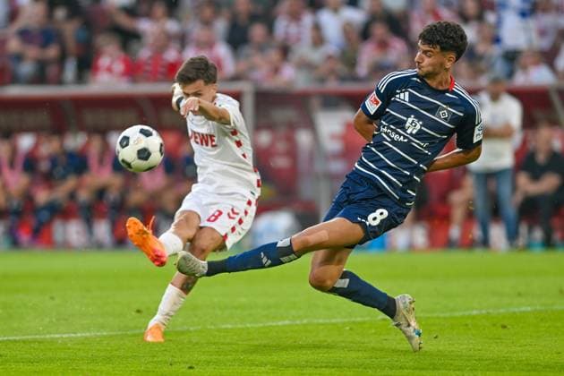 Penalty area scene Daniel Elfadli Hamburg 8 thwarts goal chance of Denis Huseinbasic Koeln 8 02 08 2024 Soccer 1 FC Koeln vs Hamburger SV, Rheinenergiestadion, Koeln, DFB DFL REGULATIONS PROHIBIT ANY USE OF PHOTOGRAPHS AS IMAGE SEQUENCES AND OR QUASI VIDEO NRW Germany Copyright: xpepphotox xHorstxMauelshagenx pep00321, pep_20240802_hm