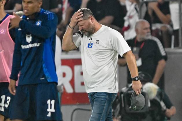Coach Steffen Baumgart Hamburg after the end of the game Mimic strong facial expression Emotion 02 08 2024 Soccer 1 FC Koeln vs Hamburger SV, Rheinenergiestadion, Koeln, DFB DFL REGULATIONS PROHIBIT ANY USE OF PHOTOGRAPHS AS IMAGE SEQUENCES AND OR QUASI VIDEO NRW Germany Copyright: xpepphotox xHorstxMauelshagenx pep00321, pep_20240802_hm