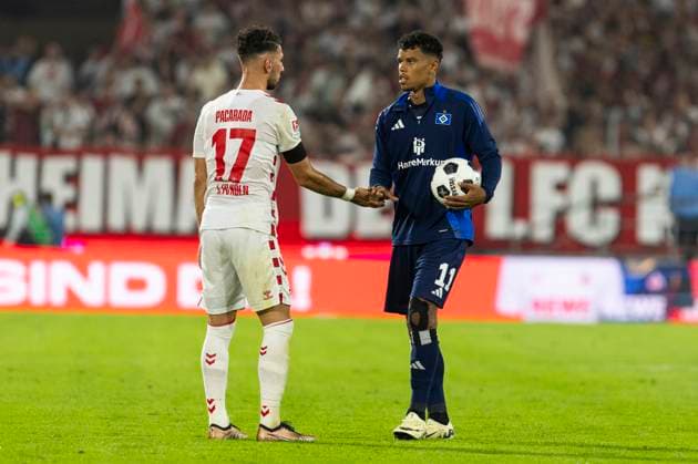 2 Bundesliga 1 FC Köln Hamburger SV, 02 08 2024 Ransford Königsdörffer Hamburger SV, 11 with Leart Paqarada 1 FC Köln, 17 2 Bundesliga, 1 FC Köln Hamburger SV, 1 Spieltag, am 02 08 2024, RheinEnergie Stadion, Köln DFL regulations prohibit any use of photographs as image sequences and or quasi video Copyright: xBEAUTIFULxSPORTS Meuselx