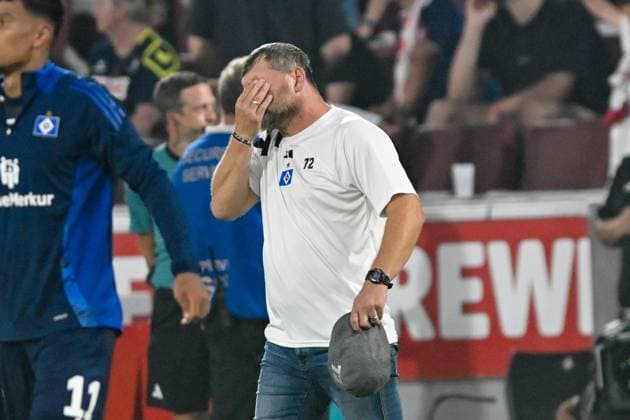 Coach Steffen Baumgart Hamburg after the end of the game Mimic strong facial expression Emotion 02 08 2024 Soccer 1 FC Koeln vs Hamburger SV, Rheinenergiestadion, Koeln, DFB DFL REGULATIONS PROHIBIT ANY USE OF PHOTOGRAPHS AS IMAGE SEQUENCES AND OR QUASI VIDEO NRW Germany Copyright: xpepphotox xHorstxMauelshagenx pep00321, pep_20240802_hm