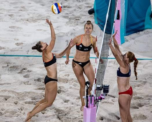 FRA, Olympic Games Paris 2024, Beach Volleyball Womens Preliminary Round Group C, 02 08 2024 USA Cheng Kelly, Hughes sara vs GER Mueller Svenja, Tillmann Cinja FRA, Olympic Games Paris 2024, Beach Volleyball Womens Preliminary Round Group C, 02 08 2024 Paris Copyright: xEibner-Pressefoto RogerxBuerkex EP_RBE