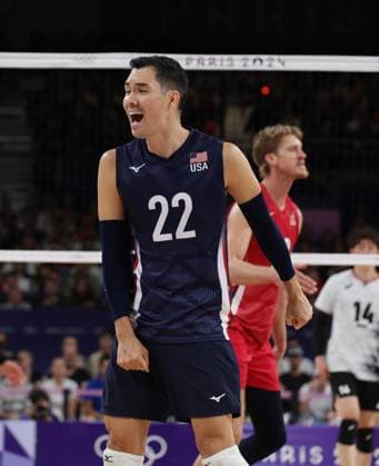 USA celebrate a point in their match against Japan in the Preliminary round of the Men s Volleyball at Porte De Versailles on the seventh day of the Paris Olympics on Friday, August 02, 2024.USA won the match 3 sets to one.  OLY202408021060 HUGOxPHILPOTT