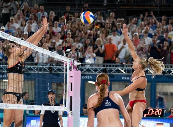 The USA team of Sara Hughes and Kelly Cheng (R) compete against the German team of Svenja Muller and Cinja Tillman at the Beach volleyball, Beachvolleyball Arena at the Summer Olympic Games, Olympische Spiele, Olympia, OS in Paris, France, on Friday, August 2, 2024. The USA team won 2-0.  OLY20240802008 KatexBenic