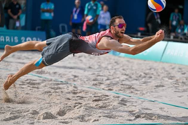 Olympic Games Beach Volleyball Paris 03 08 2024 Preliminary round, Men, GER POL, Nils Ehlers 1, GER , Clemens Wickler 2, GER , Copyright: xBEAUTIFULxSPORTS TomxBlochx