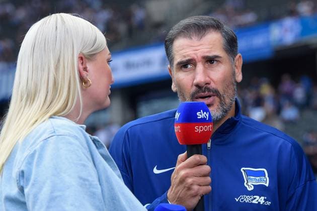 03 08 2024, xlakx, Fußball 2 Bundesliga, Hertha BSC Berlin SC Paderborn emspor, v l Christian Fiel Hertha BSC Trainer ,beim Interview DFL DFB REGULATIONS PROHIBIT ANY USE OF PHOTOGRAPHS AS IMAGE SEQUENCES AND OR QUASI VIDEO Daniel Lakomski JAN Huebner Berlin