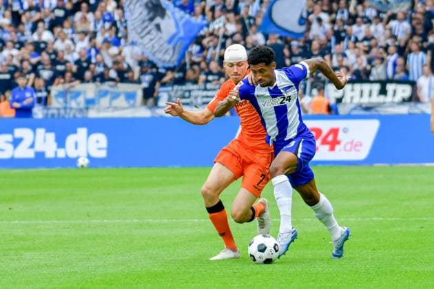 03 08 2024, xlakx, Soccer 2 Bundesliga, Hertha BSC Berlin SC Paderborn emspor, v l Filip Bilbija SC Paderborn 07 ,Jeremy Dudziak Hertha BSC ,duel, fight, tackle DFL DFB REGULATIONS PROHIBIT ANY USE OF PHOTOGRAPHS as IMAGE SEQUENCES and or QUASI VIDEO Daniel Lakomski JAN Huebner Berlin