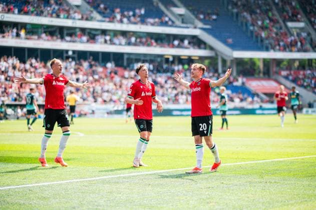 03 08 2024 Soccer, 2024 2025, 2 Bundesliga, 1 Matchday, Hannover 96 SSV Jahn Regensburg R Jannik Dehm Hannover celebrates after his goal to 2 0 with L M Havard Nielsen Hannover , Jannik Rochelt Hannover DFL REGULATIONS PROHIBIT ANY USE OF PHOTOGRAPHS AS IMAGE SEQUENCES AND OR QUASI VIDEO