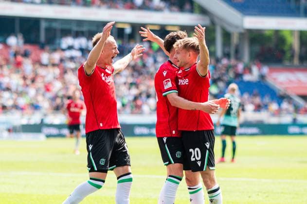 03 08 2024 Soccer, 2024 2025, 2 Bundesliga, 1 Matchday, Hannover 96 SSV Jahn Regensburg R Jannik Dehm Hannover celebrates after his goal to 2 0 with L M Havard Nielsen Hannover , Jannik Rochelt Hannover DFL REGULATIONS PROHIBIT ANY USE OF PHOTOGRAPHS AS IMAGE SEQUENCES AND OR QUASI VIDEO