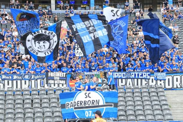 DEU, DFL, 2 FBL, Hertha BSC vs SC Paderborn 07, 03 08 2024, Berliner Olympiastadion, Berlin, DEU, DFL, 2 FBL, Hertha BSC vs SC Paderborn 07, im Bild Paderborner Fans DFL regulations prohibit any use of Photographs as image sequences and or quasi video Foto Juergen Engler nordphoto GmbH nordphotoxGmbHx xEngler nph00076