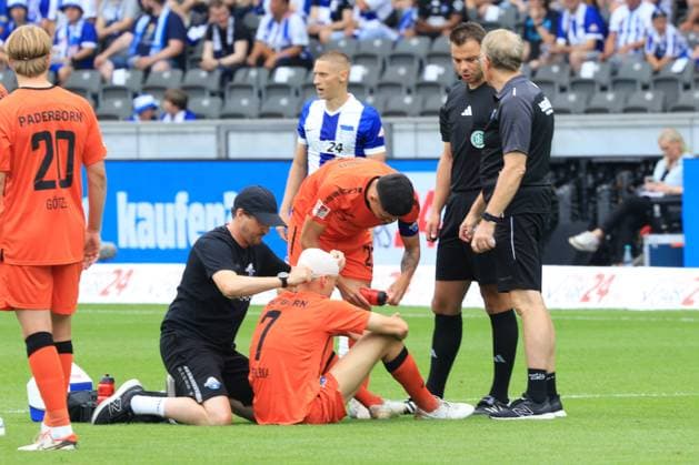 DEU, DFL, 2 FBL, Hertha BSC vs SC Paderborn 07, 03 08 2024, Berliner Olympiastadion, Berlin, DEU, DFL, 2 FBL, Hertha BSC vs SC Paderborn 07, in the picture Filip Bilbija SC Paderborn 7 , violates DFL regulations prohibit any use of Photographs as image sequences and or quasi video Foto Juergen Engler nordphoto GmbH nordphotoxGmbHx xEngler nph00076