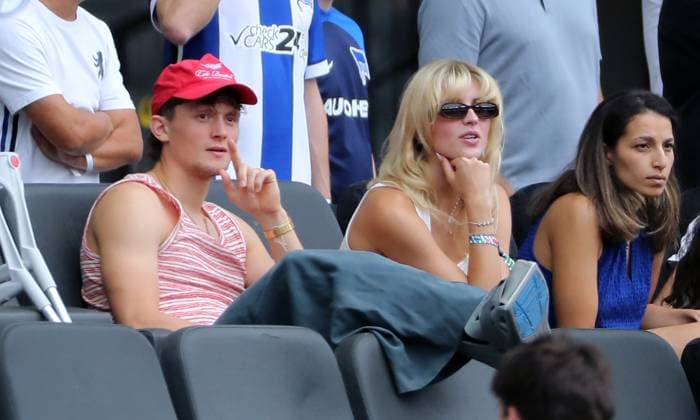 Fabian Reese with splint on bain and girlfriend Johanna Grünewald in the stands Sport Football Soccer DFL 2 Bundesliga Men 1 Matchday Season 2024 2025 03 08 2024 Hertha BSC Berlin vs SC Paderborn SCP DFL regulations prohibit any use of photographs as image sequences and or quasi video