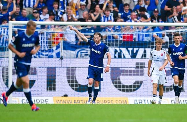 Budu Zivzivadze Karlsruher SC celebrates his first goal, 2 Bundesliga, Karlsruher SC vs 1 FC Nuernberg, BBBank Wildpark on August 03, 2024 in Karlsruhe, Germany Photo by Silas Schueller DeFodi Images Budu Zivzivadze Karlsruher SC celebrates his first goal, 2 Bundesliga, Karlsruher SC vs 1 FC Nuernberg, BBBank Wildpark on August 3, 2024 in Karlsruhe, Germany Photo by Silas Schueller DeFodi Images Defodi 738 738 KSCFCN 20240803 193 Defodi-738