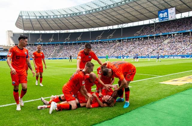 Soccer, Men, Season 2024 2025, 2 Bundesliga 1 Matchday , Hertha BSC SC Paderborn, f l Raphael Obermair SC Paderborn , Tjark Lasse Scheller SC Paderborn , Sven Michel SC Paderborn , Felix Götze SC Paderborn , Koen Kostons SC Paderborn , Cheering after goal to 0 1, 03 08 2024, Copyright: xSebastianxRäppold MatthiasxKochx