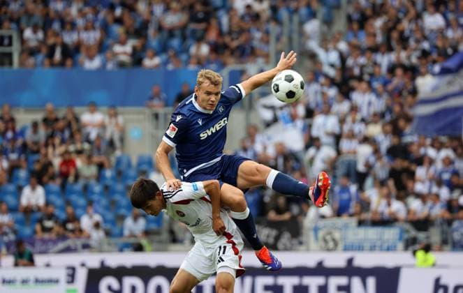 03 08 24 Karlsruher SC 1 FC Nürnberg Germany, Karlsruhe, 03 08 2024, Soccer, 2 Bundesliga, Karlsruher SC 1 FC Nürnberg v l Kanju Okunuki 1 FC Nürnberg , Lasse Günther Karlsruher SC