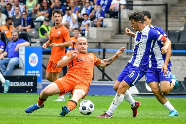 03 08 2024, xlakx, Soccer 2 Bundesliga, Hertha BSC Berlin SC Paderborn emspor, v l Sven Michel SC Paderborn 07 ,Diego Demme Hertha BSC ,duel, fight, tackle DFL DFB REGULATIONS PROHIBIT ANY USE OF PHOTOGRAPHS as IMAGE SEQUENCES and or QUASI VIDEO Daniel Lakomski JAN Huebner Berlin