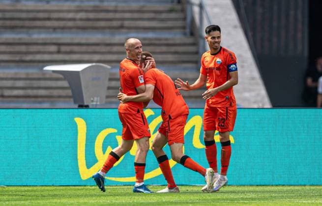 Soccer, Men, Season 2024 2025, 2 Bundesliga 1 Matchday , Hertha BSC SC Paderborn, f l Sven Michel SC Paderborn , Filip Bilbija SC Paderborn , Raphael Obermair SC Paderborn , Cheering after goal to 0 2, 03 08 2024, Copyright: xSebastianxRäppold MatthiasxKochx