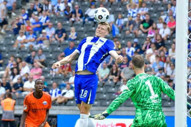 03 08 2024, xlakx, Fußball 2 Bundesliga, Hertha BSC Berlin SC Paderborn emspor, v l Luca Schuler Hertha BSC ,zum Kopfball DFL DFB REGULATIONS PROHIBIT ANY USE OF PHOTOGRAPHS AS IMAGE SEQUENCES AND OR QUASI VIDEO Daniel Lakomski JAN Huebner Berlin